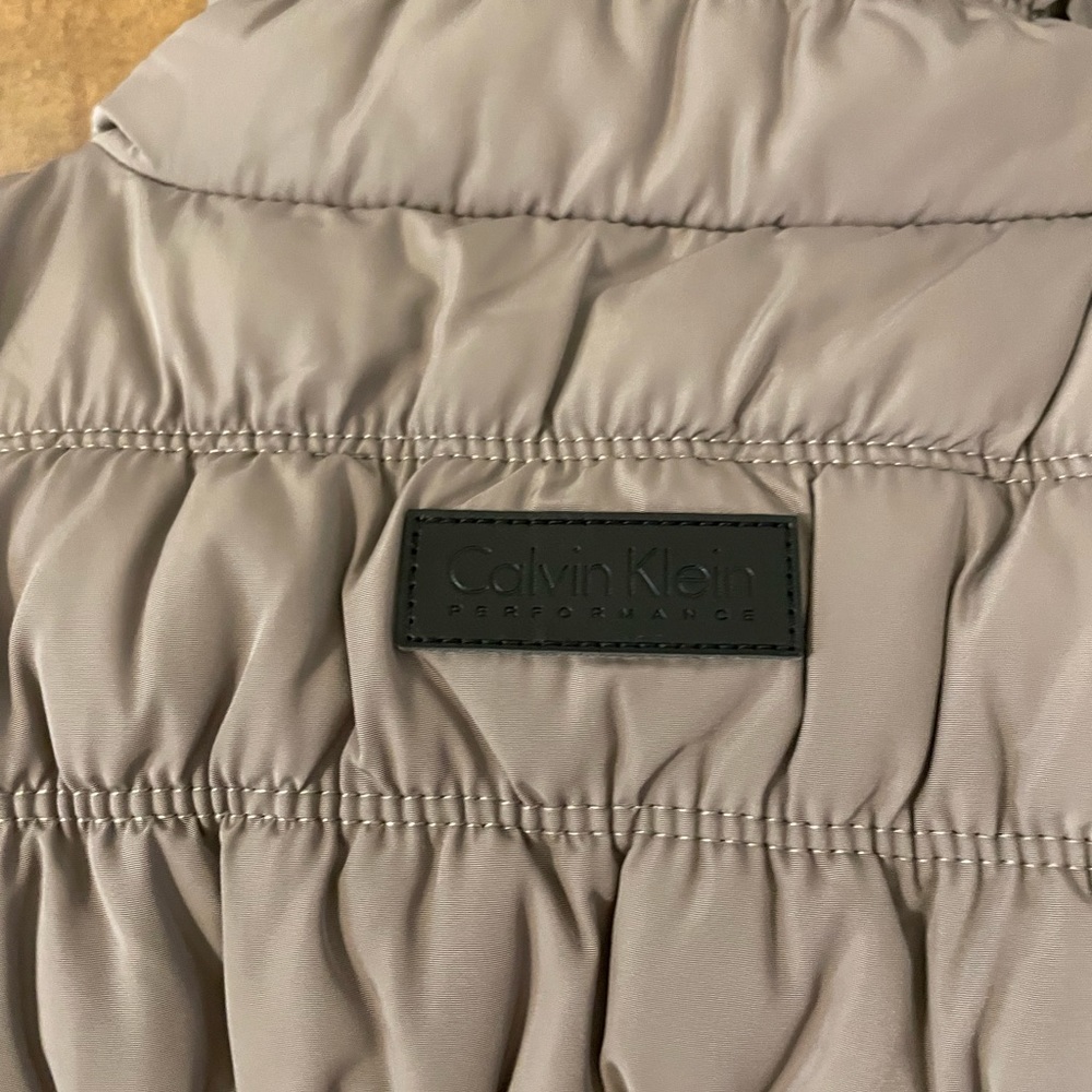 CALVIN KLEIN PERFORMANCE VEST - Picture 3 of 8